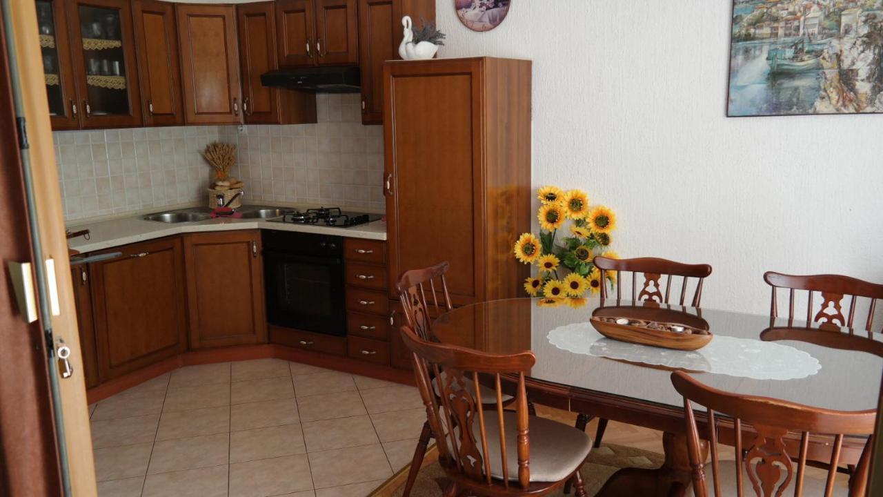 Apartman Ana Novi Vinodolski Ngoại thất bức ảnh